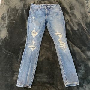 AMERICAN EAGLE SKINNY JEANS - SIZE 8